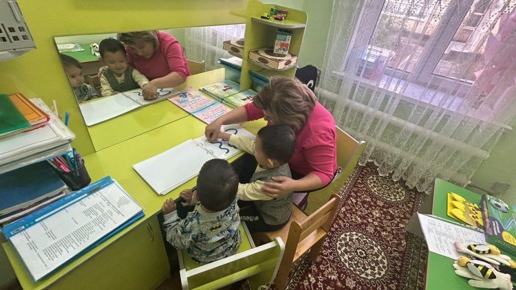 «Біз қалай балалармен сөйлесеміз?» Ата-аналарға арналған кеңес Педагог-психолог Логопед